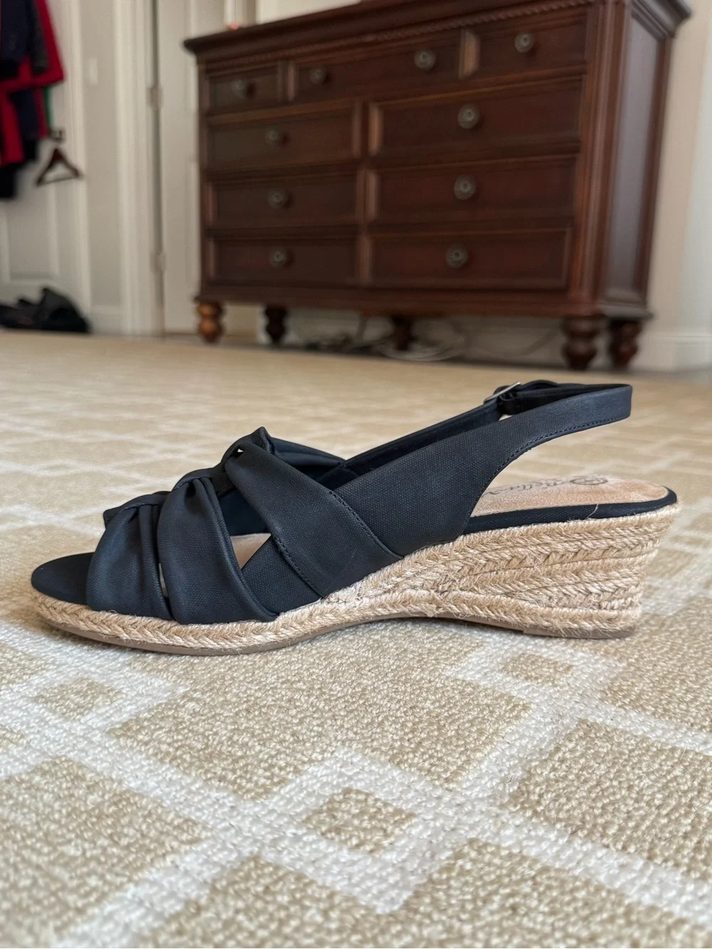 Bella Vita Cheerful Espadrille Wedge Sandals Black Linen Print Size 9.5 W